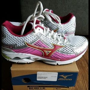$115 MIZUNO Wave Rider 15, Size W7.5